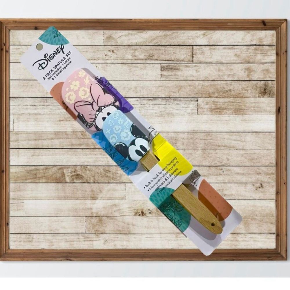 NWT Gorgeous Disney Mickey Minnie Mouse 2Pack Silicone Spatula Set Easter Spring